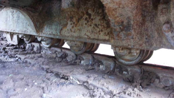 KOMATSU 10HT - 2  รถบอดี้สวยพร้อมทำงานได้เลยครับ เครื่องยนต์เดิมๆปั๊มทำงานได้เร็วดี ภายในเก๋งสะอาดไม่เลอะ คอนโทรลยาวขับง่าย ภายนอกบูมอาร์มสวย ช่วงล่างแน่นดี โรลเลอร์โซ่บูทใบแทรกสภาพดีประมาณ 60\% พร้อมใช้งานได้เลย เอกสารใบแจ้งจำหน่ายพร้อ