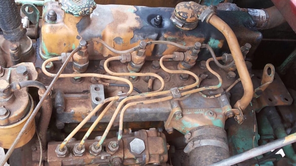 KOMATSU 10HT - 2  รถบอดี้สวยพร้อมทำงานได้เลยครับ เครื่องยนต์เดิมๆปั๊มทำงานได้เร็วดี ภายในเก๋งสะอาดไม่เลอะ คอนโทรลยาวขับง่าย ภายนอกบูมอาร์มสวย ช่วงล่างแน่นดี โรลเลอร์โซ่บูทใบแทรกสภาพดีประมาณ 60\% พร้อมใช้งานได้เลย เอกสารใบแจ้งจำหน่ายพร้อ