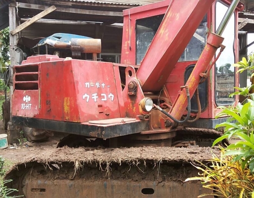 KOMATSU 10HT - 2  รถบอดี้สวยพร้อมทำงานได้เลยครับ เครื่องยนต์เดิมๆปั๊มทำงานได้เร็วดี ภายในเก๋งสะอาดไม่เลอะ คอนโทรลยาวขับง่าย ภายนอกบูมอาร์มสวย ช่วงล่างแน่นดี โรลเลอร์โซ่บูทใบแทรกสภาพดีประมาณ 60\% พร้อมใช้งานได้เลย เอกสารใบแจ้งจำหน่ายพร้อ