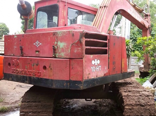 KOMATSU 10HT - 2  รถบอดี้สวยพร้อมทำงานได้เลยครับ เครื่องยนต์เดิมๆปั๊มทำงานได้เร็วดี ภายในเก๋งสะอาดไม่เลอะ คอนโทรลยาวขับง่าย ภายนอกบูมอาร์มสวย ช่วงล่างแน่นดี โรลเลอร์โซ่บูทใบแทรกสภาพดีประมาณ 60\% พร้อมใช้งานได้เลย เอกสารใบแจ้งจำหน่ายพร้อ