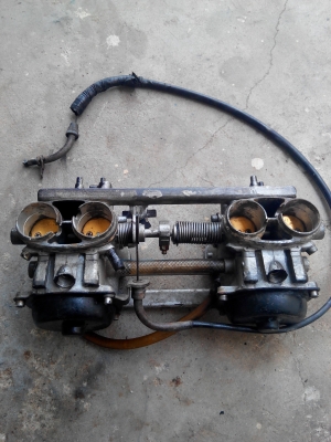 ขาย คาร์บู GSX 400 R3 ราคา 3000 บาท