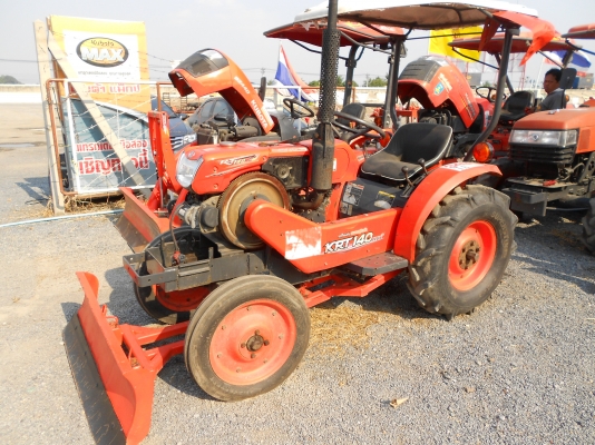 ขายรถไถนั่งขับ KRT 140 พร้อมใบมีดดันดินคานล่าง ขายรถไถนั่งขับ KRT 140 พร้อมใบมีดดันดินคานล่าง