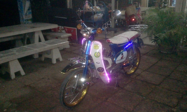 ขาย C70 เครื่องดรีม สภาพสวยๆ ของเเต่งเยอะ ราคาโดนๆ (เอกสารใบซื้อขายจากทางร้าน) ค่าตัว 10500 บาท ต่างจังหวัดจัดส่งให้ได้ ค่าส่งต่างหาก สนใจโทรสอบถาม 089-8054390 โอ๋