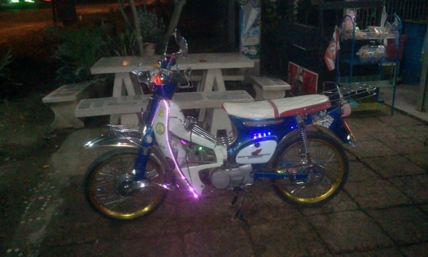 ขาย C70 เครื่องดรีม สภาพสวยๆ ของเเต่งเยอะ ราคาโดนๆ (เอกสารใบซื้อขายจากทางร้าน) ค่าตัว 10500 บาท ต่างจังหวัดจัดส่งให้ได้ ค่าส่งต่างหาก สนใจโทรสอบถาม 089-8054390 โอ๋