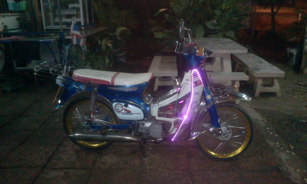 ขาย C70 เครื่องดรีม สภาพสวยๆ ของเเต่งเยอะ ราคาโดนๆ (เอกสารใบซื้อขายจากทางร้าน) ค่าตัว 10500 บาท ต่างจังหวัดจัดส่งให้ได้ ค่าส่งต่างหาก สนใจโทรสอบถาม 089-8054390 โอ๋