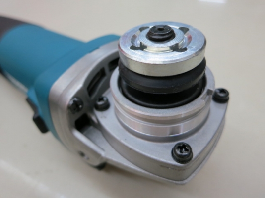 เครื่องเจียร์ 4 นิ้ว MAKITA รุ่น 9556HN 840วัตต์ ของแท้ ของใหม่ พร้อมใช้งาน