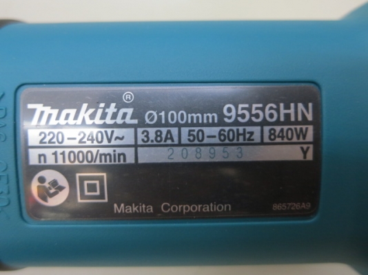 เครื่องเจียร์ 4 นิ้ว MAKITA รุ่น 9556HN 840วัตต์ ของแท้ ของใหม่ พร้อมใช้งาน