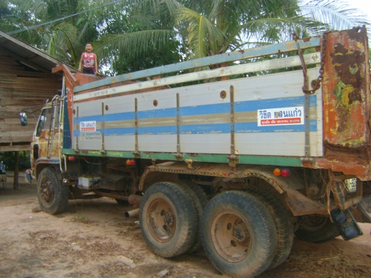 เครื่อง 6BD1   165 แรง ( ดั้มพ์ )  2 เพลา   สโลกลาง    ราคา 400,000 บาท