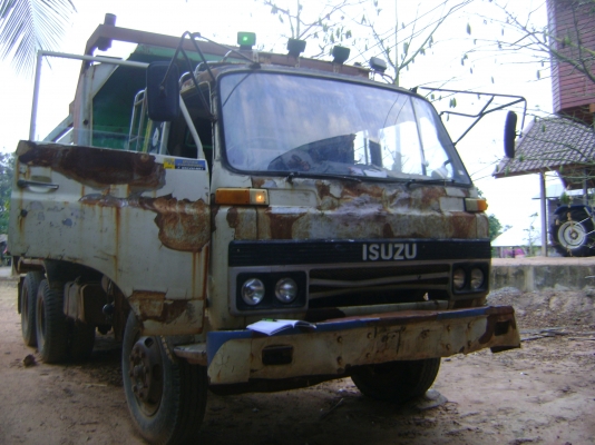 เครื่อง 6BD1   165 แรง ( ดั้มพ์ )  2 เพลา   สโลกลาง    ราคา 400,000 บาท