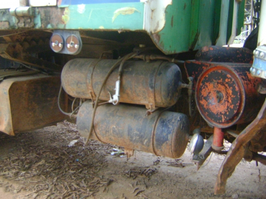 เครื่อง 6BD1   165 แรง ( ดั้มพ์ )  2 เพลา   สโลกลาง    ราคา 400,000 บาท