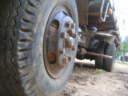 เครื่อง 6BD1   165 แรง ( ดั้มพ์ )  2 เพลา   สโลกลาง    ราคา 400,000 บาท