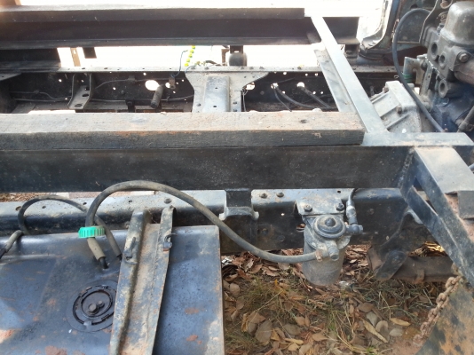 ต้องการขายรถสี่ล้อดั้มนิสสัน85แรงม้าสนใจติดต่อคุณเม่น0810956550ครับ