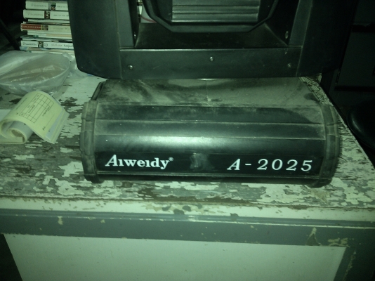 ชุดไฟ Moving Head ยี่ห้อ Aiweidy รุ่น A-2025 ใช้เพื่อสร้างบรรยากาศบนเวที