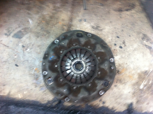 ขายเกียร์นิสสันLD20 5เกียร์เก่าญี่ปุ่นพร้อมจานกดและแผ่นครัชคับลดเหลือ6000บาท