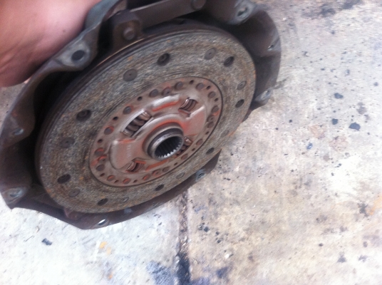 ขายเกียร์นิสสันLD20 5เกียร์เก่าญี่ปุ่นพร้อมจานกดและแผ่นครัชคับลดเหลือ6000บาท