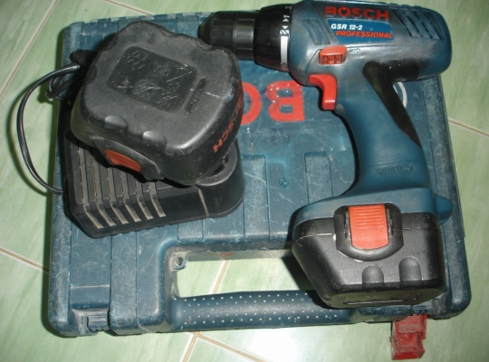 ขายสว่านไขควงไร้สาย BOSCH รุ่น GSR 12-2 (12V.) แบต 2 ก้อน