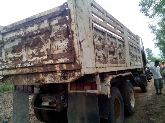 ขายสิบล้อดั้มMITSUBISHI FN527 MA-24xxxสภาพพร้อมใช้งาน เครื่องเกียร์ดี เอกสารเล่มทะเบียนพร้อมโอน