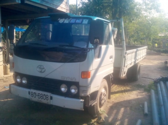 ขายรถบรรทุก 6 ล้อโตโยต้า ไดน่า ขายรถบรรทุก 6 ล้อโตโยต้า ไดน่า