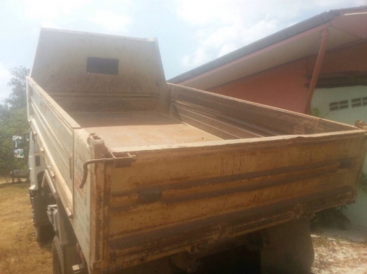 รถฮีโน่ 6  ล้อดั้ม  220 แรงม้า. ปี 56   ( รถวิ่ง 86,xxx กม. )     สนใจติดต่อ  081 - 6079515