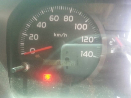 รถฮีโน่ 6  ล้อดั้ม  220 แรงม้า. ปี 56   ( รถวิ่ง 86,xxx กม. )     สนใจติดต่อ  081 - 6079515