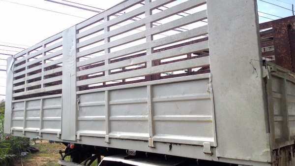 ขายหางพ่วง ( ไม่ดั้ม ) สามมิต  2  เพลา.  ปี 50   สนใจติดต่อ  081 - 6079515