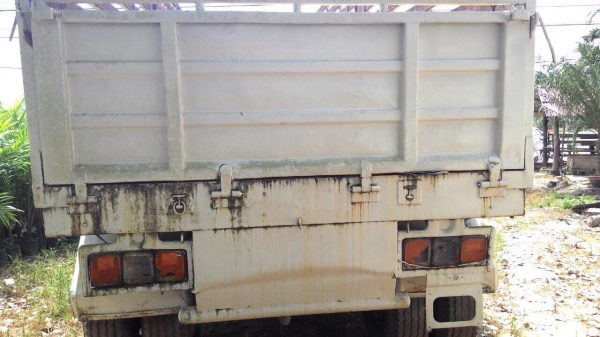 ขายหางพ่วง ( ไม่ดั้ม ) สามมิต  2  เพลา.  ปี 50   สนใจติดต่อ  081 - 6079515