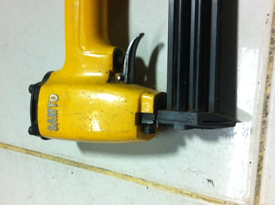 เครื่องยิงตะปูลม SAMTO สภาพค่อยข่างใหม่ใช้มาน้อยการทำงานOK