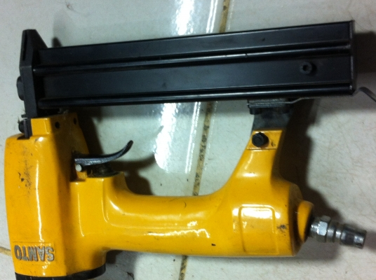 เครื่องยิงตะปูลม SAMTO สภาพค่อยข่างใหม่ใช้มาน้อยการทำงานOK