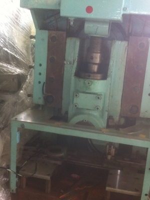 เครื่องปั้มโลหะ Press Machine ขนาด25 ตัน SAM YANG พร้อมใช้งาน(มี 4 เครื่อง)