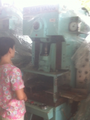 เครื่องปั้มโลหะ Press Machine ขนาด25 ตัน SAM YANG พร้อมใช้งาน(มี 4 เครื่อง)