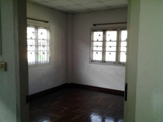 ขายบ้านแฝด 2 ชั้น 36 ตร.ว. หมู่บ้านนันทนาการ์เด้นท์ บางพลี