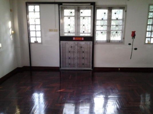 ขายบ้านแฝด 2 ชั้น 36 ตร.ว. หมู่บ้านนันทนาการ์เด้นท์ บางพลี