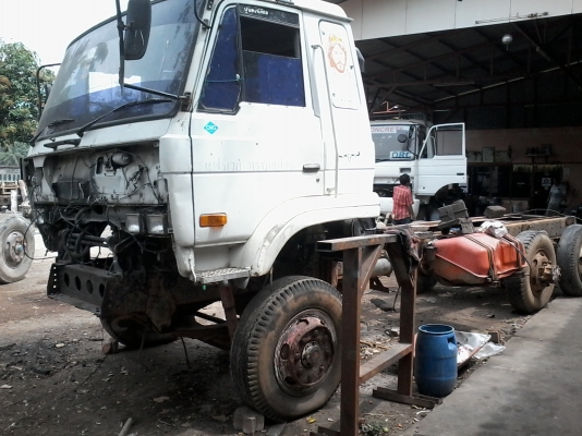 ขายด่วนครับ NISSAN UD CW30 230 แรง หัวคัสชี ยางครบ 10 ล้อ นะครับ