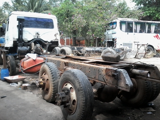 ขายด่วนครับ NISSAN UD CW30 230 แรง หัวคัสชี ยางครบ 10 ล้อ นะครับ