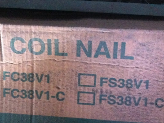 ตะปูใช้กับปืนยิงตะปูลมหรือเครื่องยิงไฟฟ้า ตัวตะปู ยี่ห้อ LION ขนาดยาว 1.5 นิ้ว แบบเป็นม้วนตามภาพ