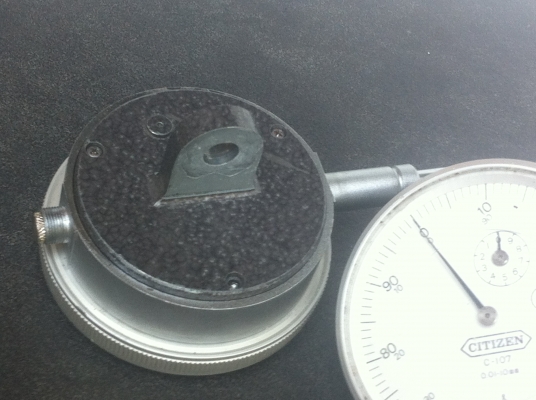 เครื่องมือวัดละเอียดไดอัลเกจ ( dial gauge) ยี่ห้อ CITIZEN ความละเอียด 0.01 มม. เครื่องมือวัดละเอียดไดอัลเกจ ( dial gauge) ยี่ห้อ CITIZEN ความละเอียด 0.01 มม.