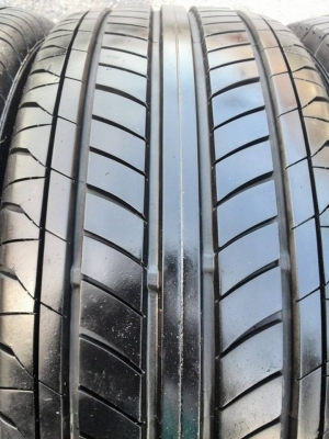 ขายยาง FALKEN 195-50-15 ปี12 ดอกหนา เนื้อนิ่ม ไม่มีปะ ชุดละ 4,200 บาท