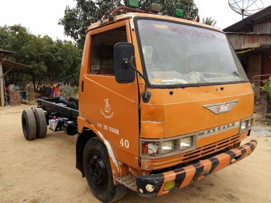 ขายรถ HINO FB113  เครื่องดี  คัสซีสวย  มีอุปกรณ์ดั้ม เอกสารพร้อมโอน