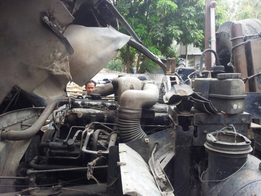 (มี10คัน)10ล้อหัวลาก2เพลา 290แรง และ275 แรง..จะขายเหมาหรือแยก ราคาอยู่ที่ 6.5แสนต่อคัน รถสภาพดีใช้ได้