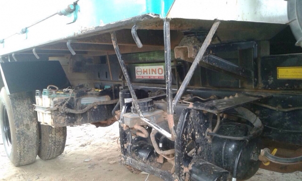 HINO MEGA FC9J - 150 HP EURO3 ปี 54 Series 500 รถสวยจัดพร้อมใช้งานได้เลยครับ กระบะดั๊มพ์เหล็ก 5 ตันของสามมิตรความยาว 4.20 เมตร เครื่องแน่นแรงดีวิ่งใช้งาน 48,000 กม. ภายในเก๋งคอนโซลสวยครบ แอร์เย็น พวงมาลัยเพาเวอร์ วิทยุ CD ครบครัน ระบบเบรคทริ๊ปฟี้ ยางสภาพด