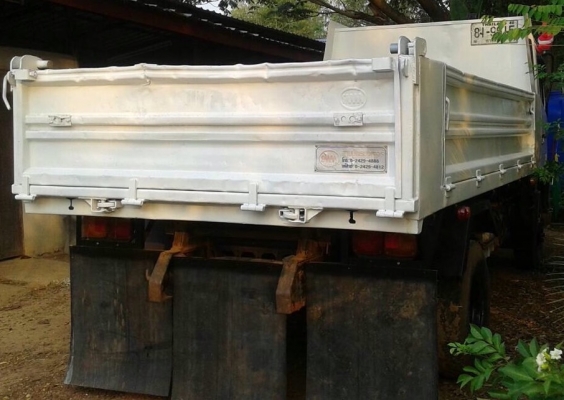 HINO MEGA FC9J - 150 HP EURO3 ปี 54 Series 500 รถสวยจัดพร้อมใช้งานได้เลยครับ กระบะดั๊มพ์เหล็ก 5 ตันของสามมิตรความยาว 4.20 เมตร เครื่องแน่นแรงดีวิ่งใช้งาน 48,000 กม. ภายในเก๋งคอนโซลสวยครบ แอร์เย็น พวงมาลัยเพาเวอร์ วิทยุ CD ครบครัน ระบบเบรคทริ๊ปฟี้ ยางสภาพด