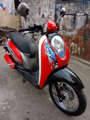 Honda Scoopy-i สีแดง-ดำ ลายแอคทีฟบอย สวยๆประหยัดน้ำมัน ราคาสุดคุ้มครับ Honda Scoopy-i สีแดง-ดำ ลายแอคทีฟบอย สวยๆประหยัดน้ำมัน ราคาสุดคุ้มครับ