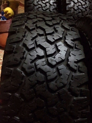 ขายยางBF All 265/70/16 ปี11ดอกติดหนวดหยิมๆ