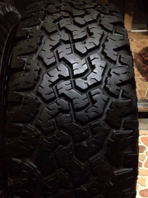 ขายยางBF All 265/70/16 ปี11ดอกติดหนวดหยิมๆ