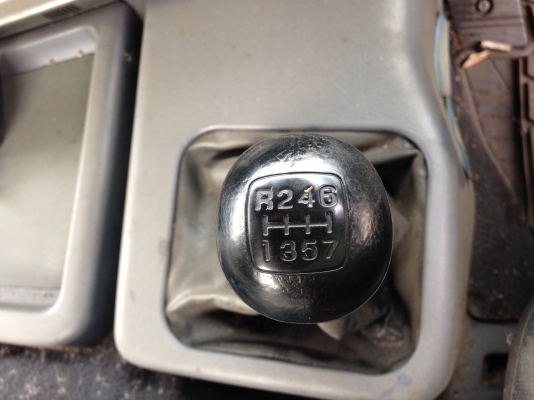 SALE HINO GN2PPW   E/G P11C  10TON