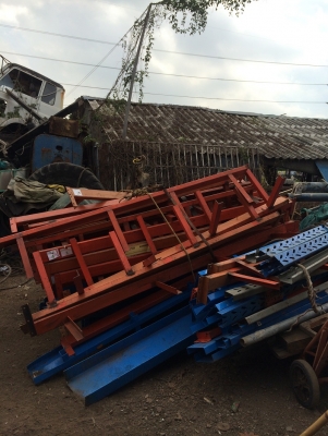 ขายชั้นเหล็กโรงงาน เหล็กกล่อง 4"x2" ยาว 2.4 เมตร ชั่งกิโล ถูกๆครับ