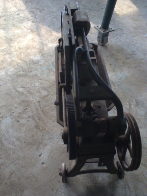 แท่นเลื่อยฮีโร่