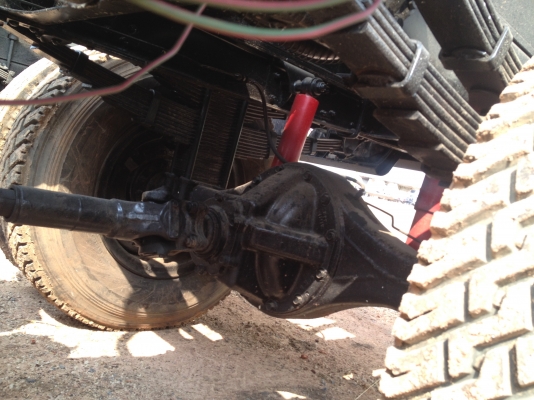 ขึ้นเขาลงห้วยสบายๆ ด้วยระบบขับเคลื่อนแบบ 4X4 มีเพลาหน้าเกียร์ฝากพร้อม ขายค่ะ HINO MEGA เครื่อง HO7C 185 พร้อมเพลาหน้า ยาง 900 ขอบ 20 นิ้ว ดั้มพ์ดิน ขึ้นเขาขึ้นบ่อสบายเลยค่ะ สนใจติดต่อ 085-3034416  091-8790642 081-8789119