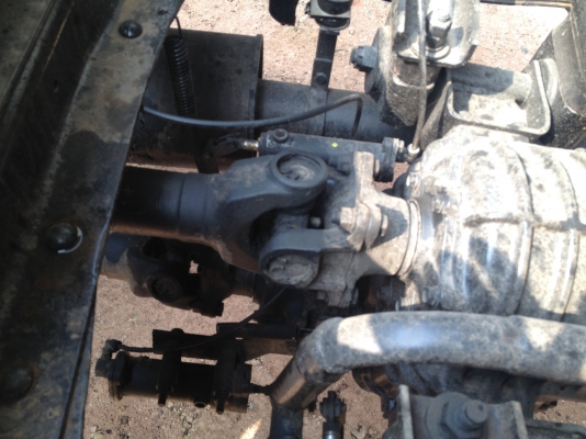 ขึ้นเขาลงห้วยสบายๆ ด้วยระบบขับเคลื่อนแบบ 4X4 มีเพลาหน้าเกียร์ฝากพร้อม ขายค่ะ HINO MEGA เครื่อง HO7C 185 พร้อมเพลาหน้า ยาง 900 ขอบ 20 นิ้ว ดั้มพ์ดิน ขึ้นเขาขึ้นบ่อสบายเลยค่ะ สนใจติดต่อ 085-3034416  091-8790642 081-8789119