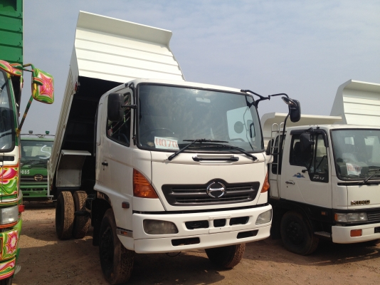 ขึ้นเขาลงห้วยสบายๆ ด้วยระบบขับเคลื่อนแบบ 4X4 มีเพลาหน้าเกียร์ฝากพร้อม ขายค่ะ HINO MEGA เครื่อง HO7C 185 พร้อมเพลาหน้า ยาง 900 ขอบ 20 นิ้ว ดั้มพ์ดิน ขึ้นเขาขึ้นบ่อสบายเลยค่ะ สนใจติดต่อ 085-3034416  091-8790642 081-8789119